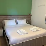 Vista Stromboli アパートホテル パオラ