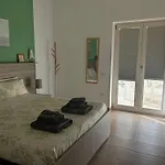 Vista Stromboli アパートホテル パオラ