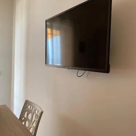 Vista Stromboli מלון דירות פאולה