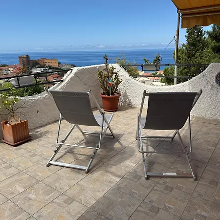 Vista Stromboli Aparthotel