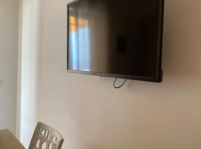 Vista Stromboli מלון דירות פאולה