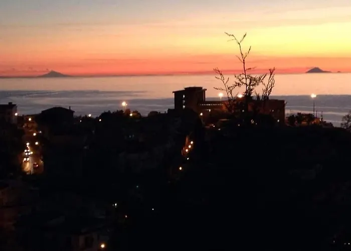 Vista Stromboli פאולה