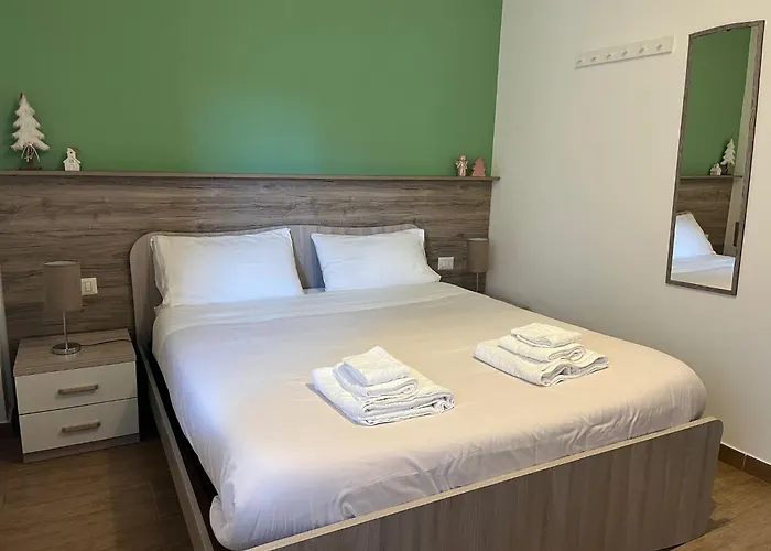 Vista Stromboli מלון דירות פאולה