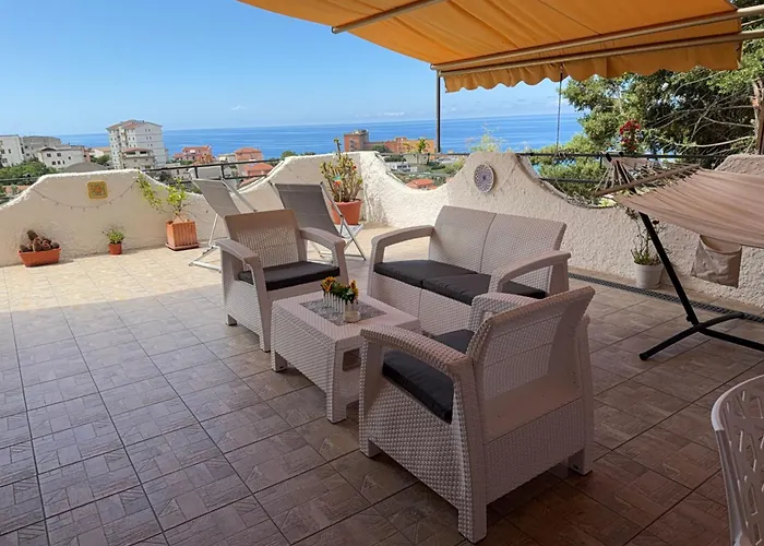 מלון דירות Vista Stromboli פאולה